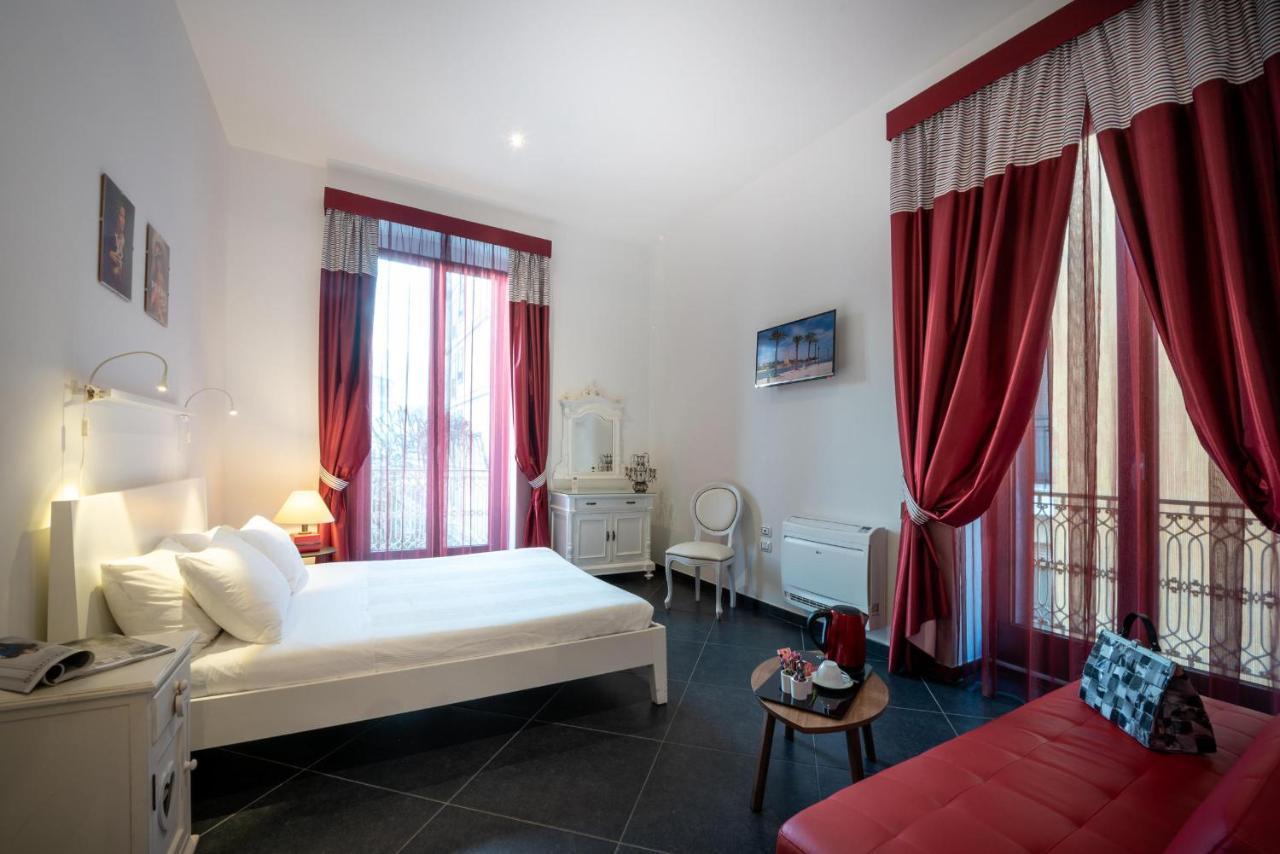 Maria Vittoria Charming Rooms And Apartments Bríndisi Exterior foto