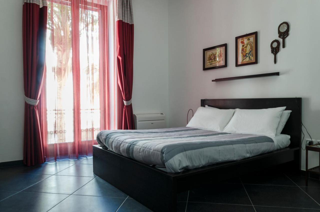 Maria Vittoria Charming Rooms And Apartments Bríndisi Exterior foto