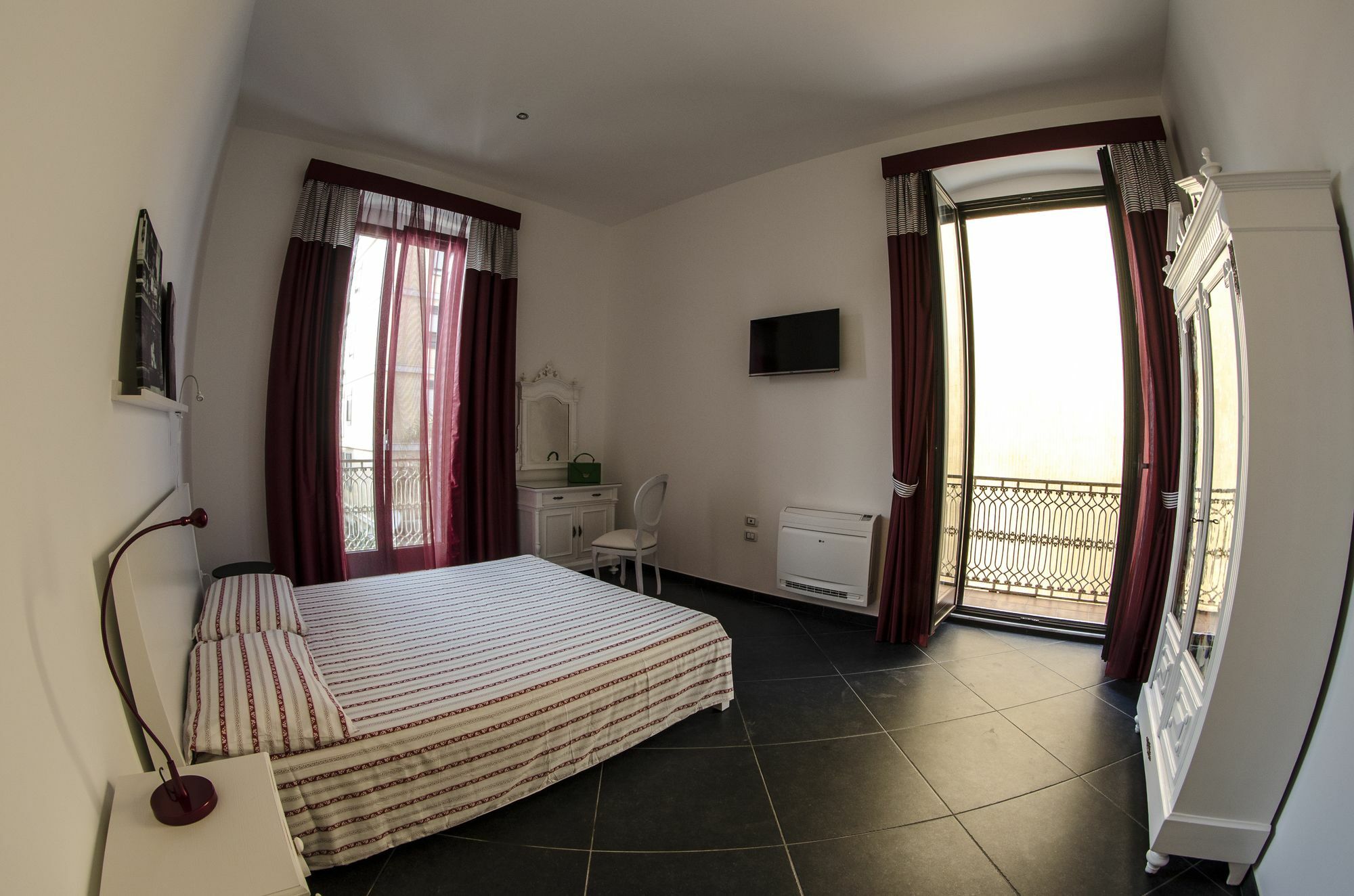Maria Vittoria Charming Rooms And Apartments Bríndisi Exterior foto